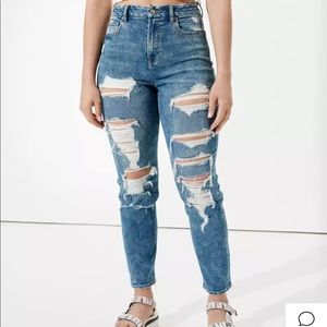 Curvy ripped mom jeans AE